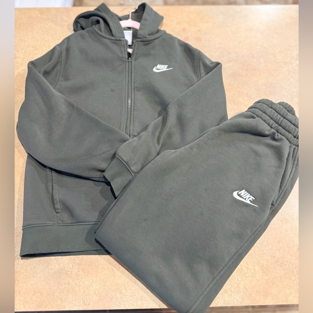 Nike Kids Dark Green Sweatpants & Hoodie Set